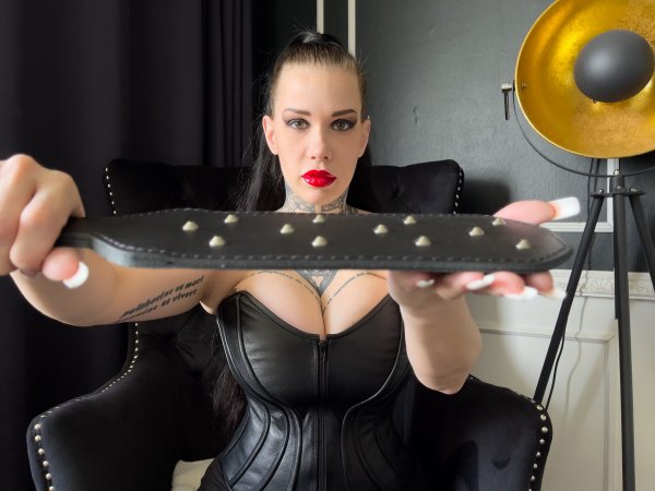 Paddle with studs: BDSM game perfection
