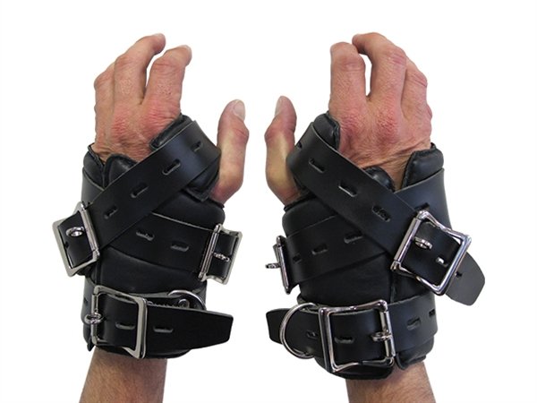 Hand suspension cuff for wrist